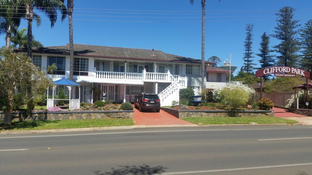 Clifford Park Motor Inn Toowoomba Bagian luar foto