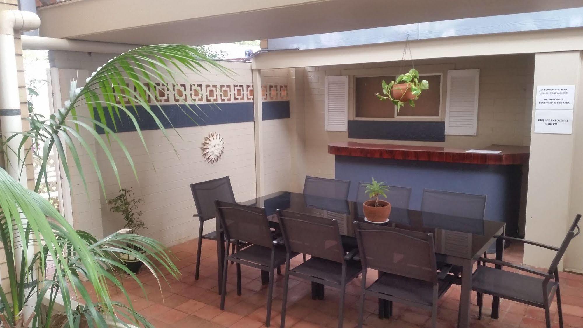 Clifford Park Motor Inn Toowoomba Bagian luar foto