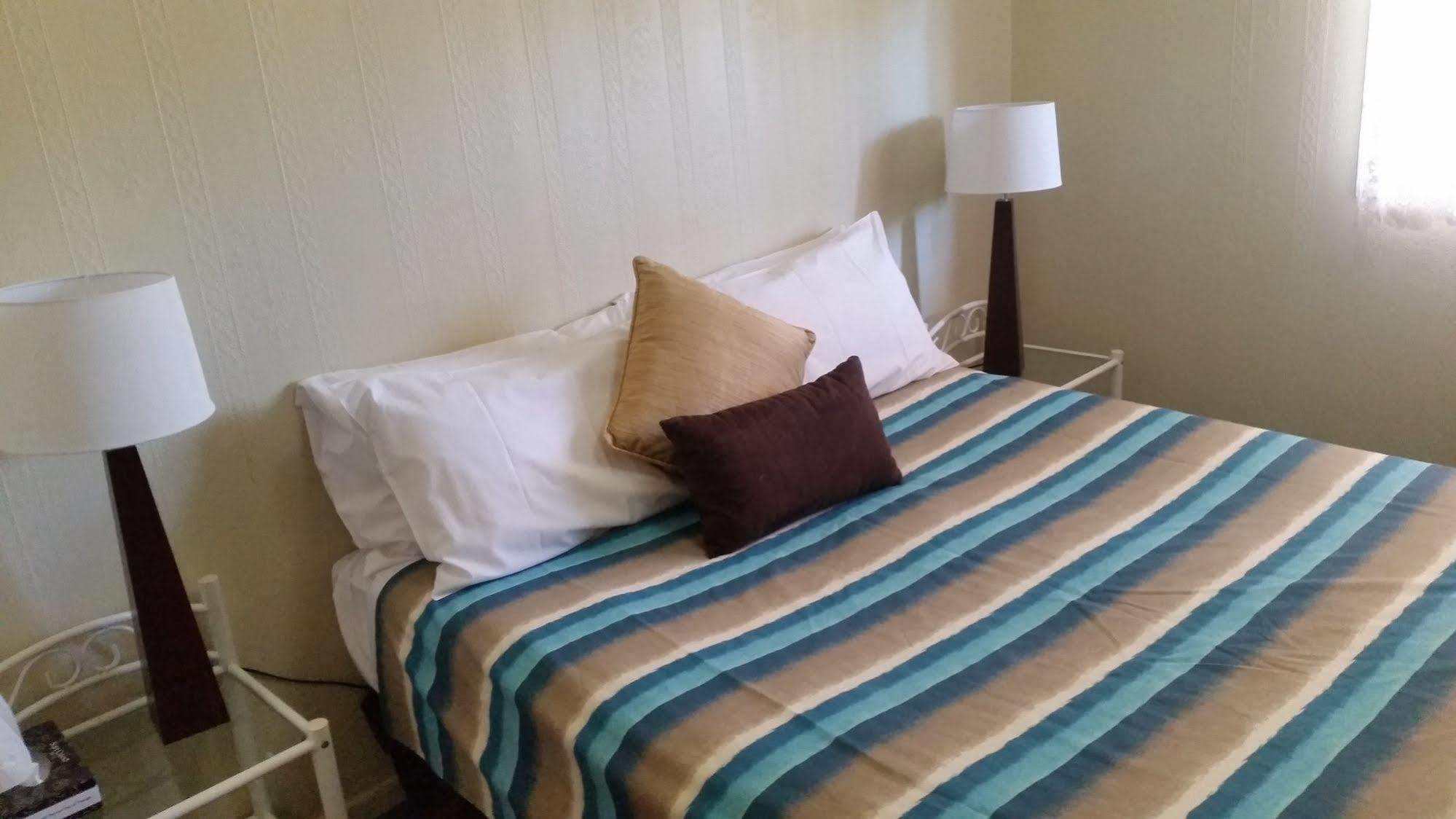 Clifford Park Motor Inn Toowoomba Bagian luar foto
