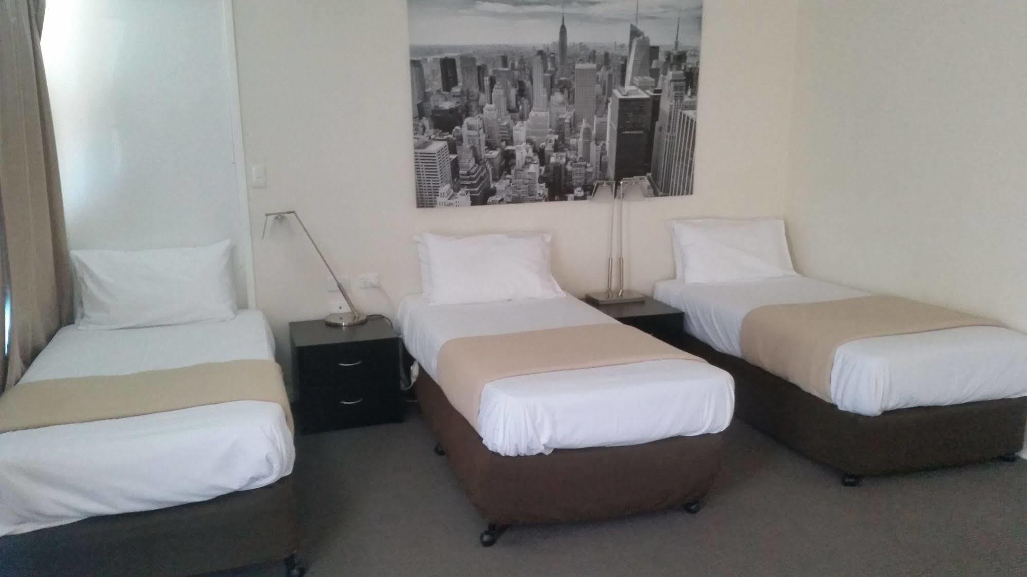Clifford Park Motor Inn Toowoomba Bagian luar foto