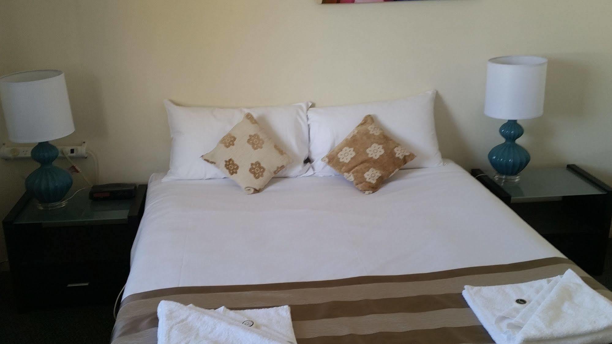 Clifford Park Motor Inn Toowoomba Bagian luar foto